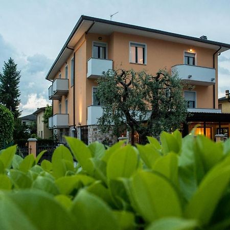 Hotel Fiordaliso Сирмионе Экстерьер фото
