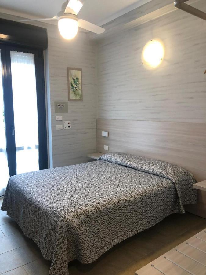 Hotel Fiordaliso Сирмионе Экстерьер фото