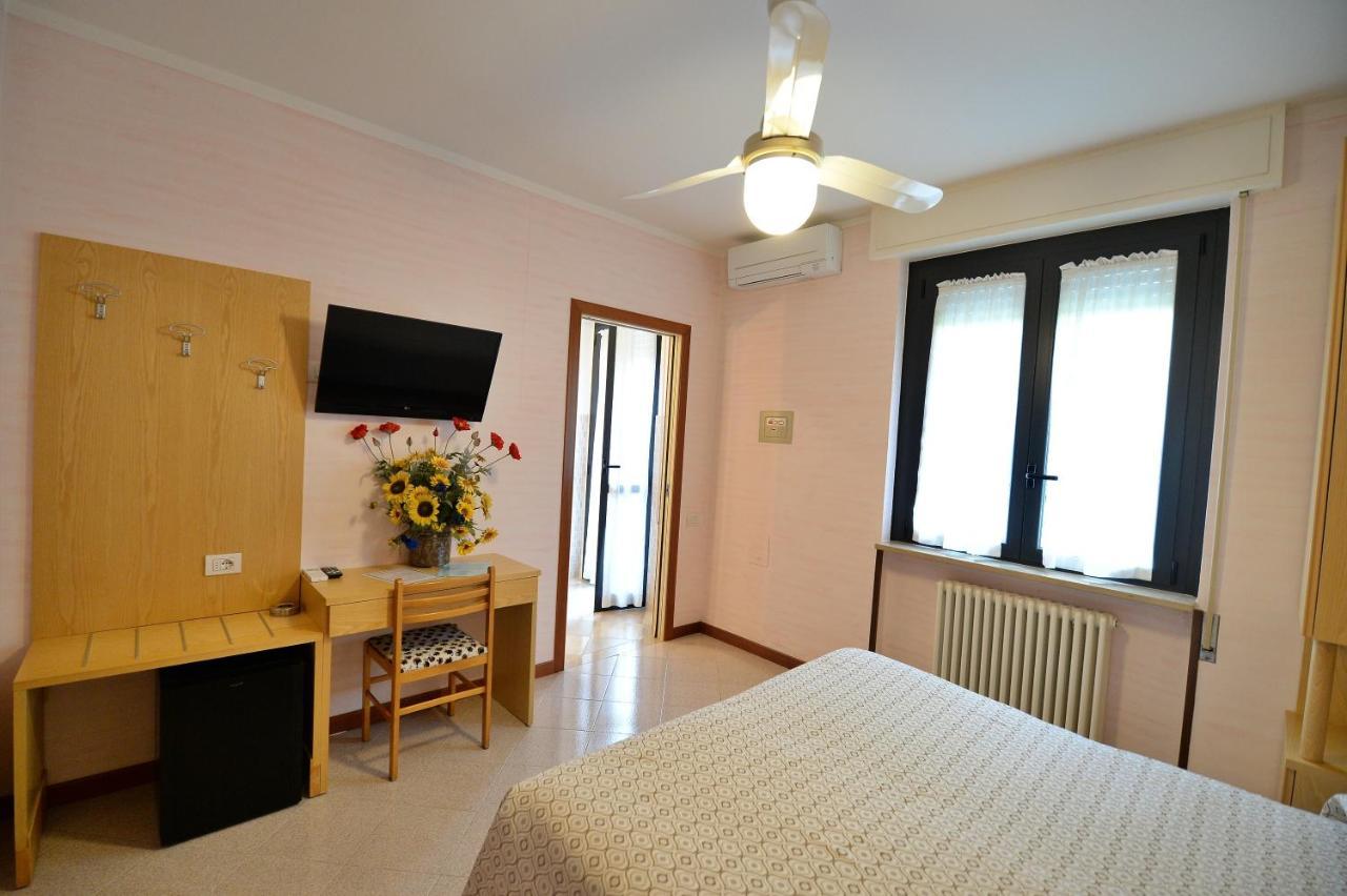 Hotel Fiordaliso Сирмионе Экстерьер фото