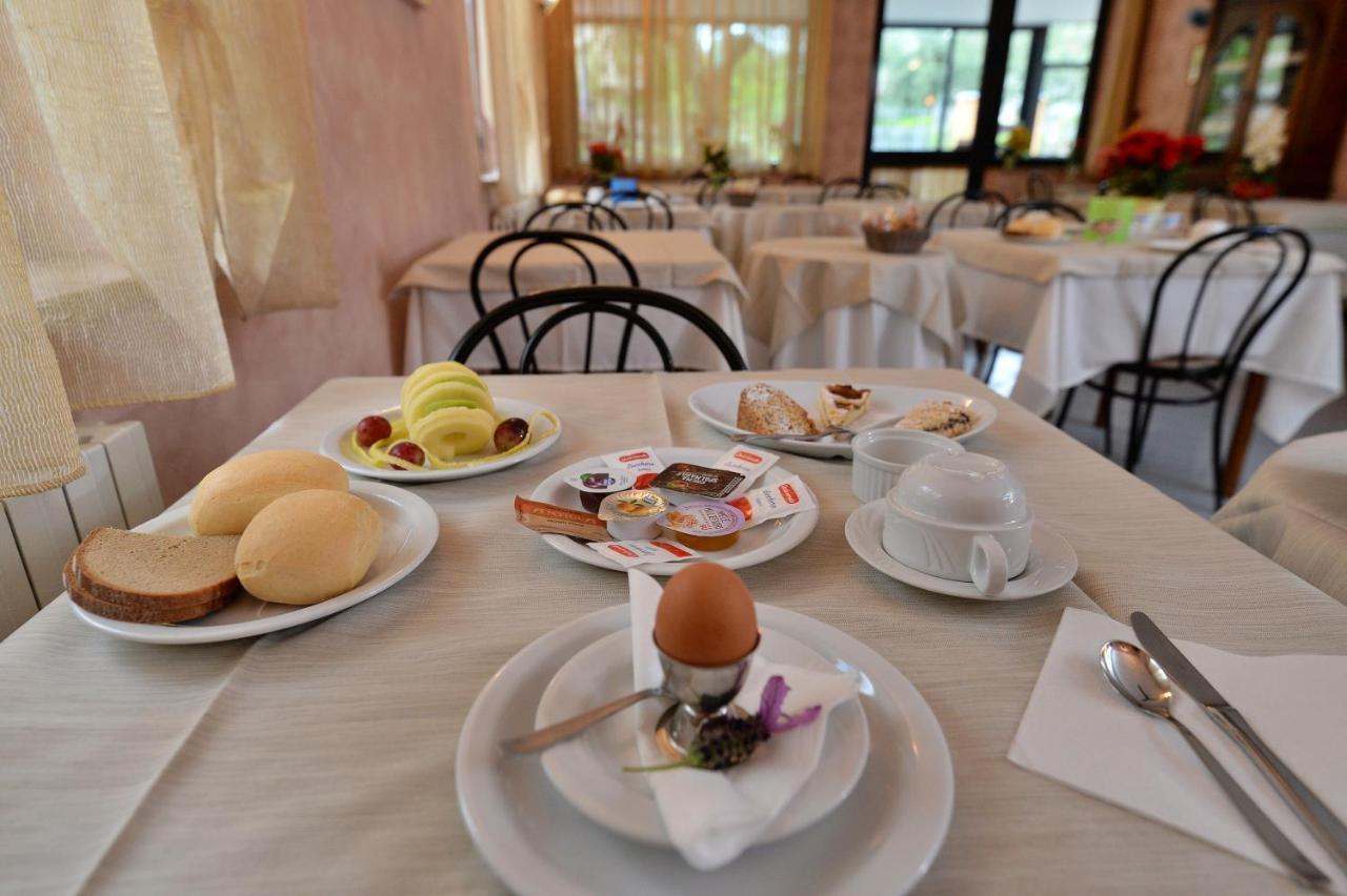Hotel Fiordaliso Сирмионе Экстерьер фото