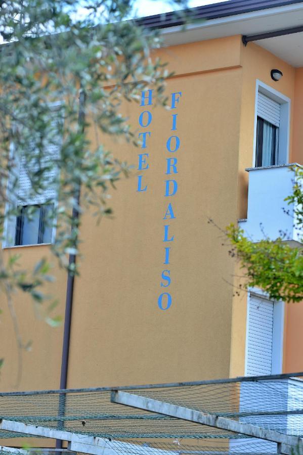 Hotel Fiordaliso Сирмионе Экстерьер фото