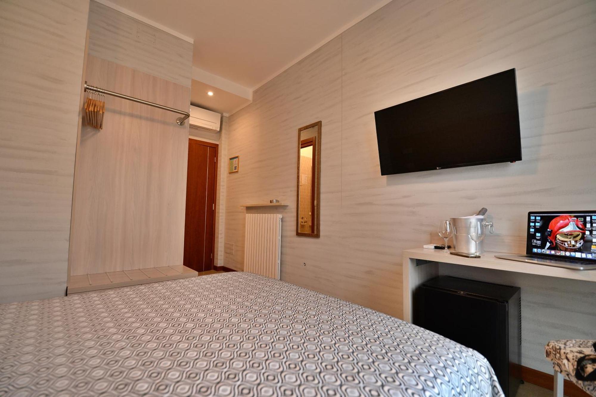Hotel Fiordaliso Сирмионе Экстерьер фото