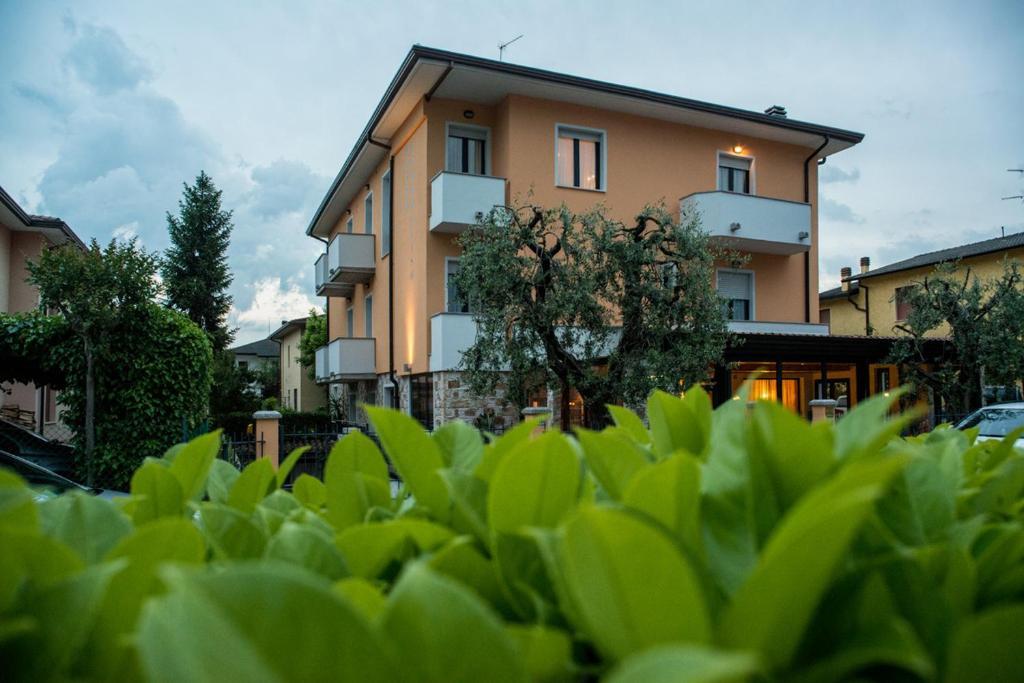 Hotel Fiordaliso Сирмионе Экстерьер фото