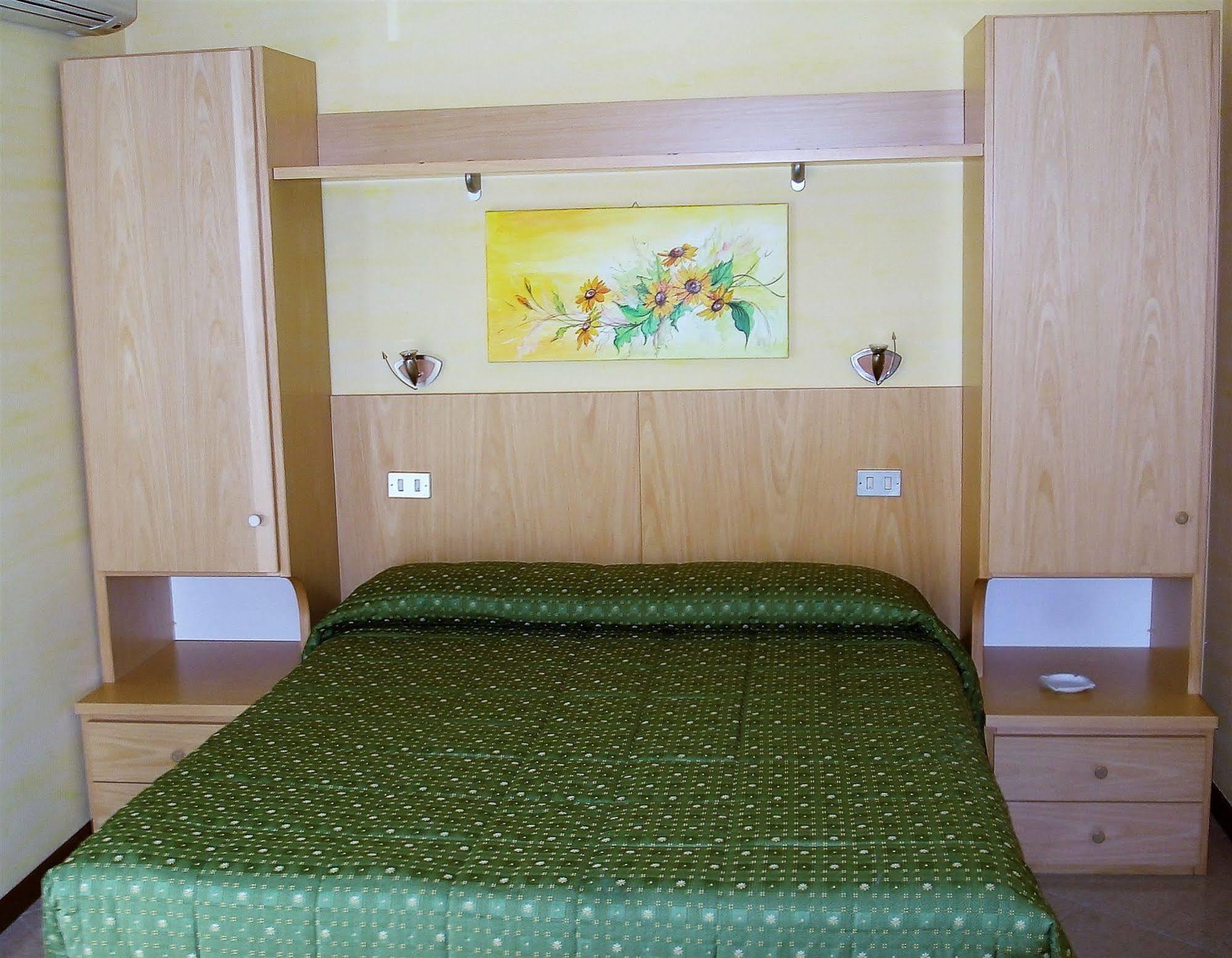 Hotel Fiordaliso Сирмионе Экстерьер фото